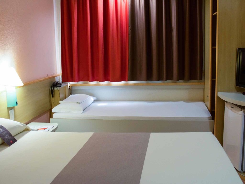 Hotel Ibis Navegantes Itajaí Zimmer foto