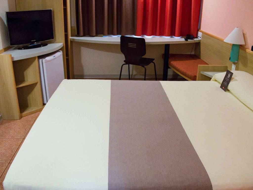 Hotel Ibis Navegantes Itajaí Zimmer foto